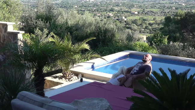 Niemieckie kurwy imprezują na Majorce / German Sluts Partying in Mallorca
