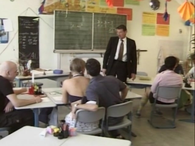 Film erotyczny Porno hetero DVD XXX seks „College Wild Parties in Germany” “Dzikie imprezy w niemieckim college'u” ZE1031