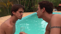 Film erotyczny Porno gejowskie DVD XXX seks Poolside Fun ! - Zabawa przy basenie!